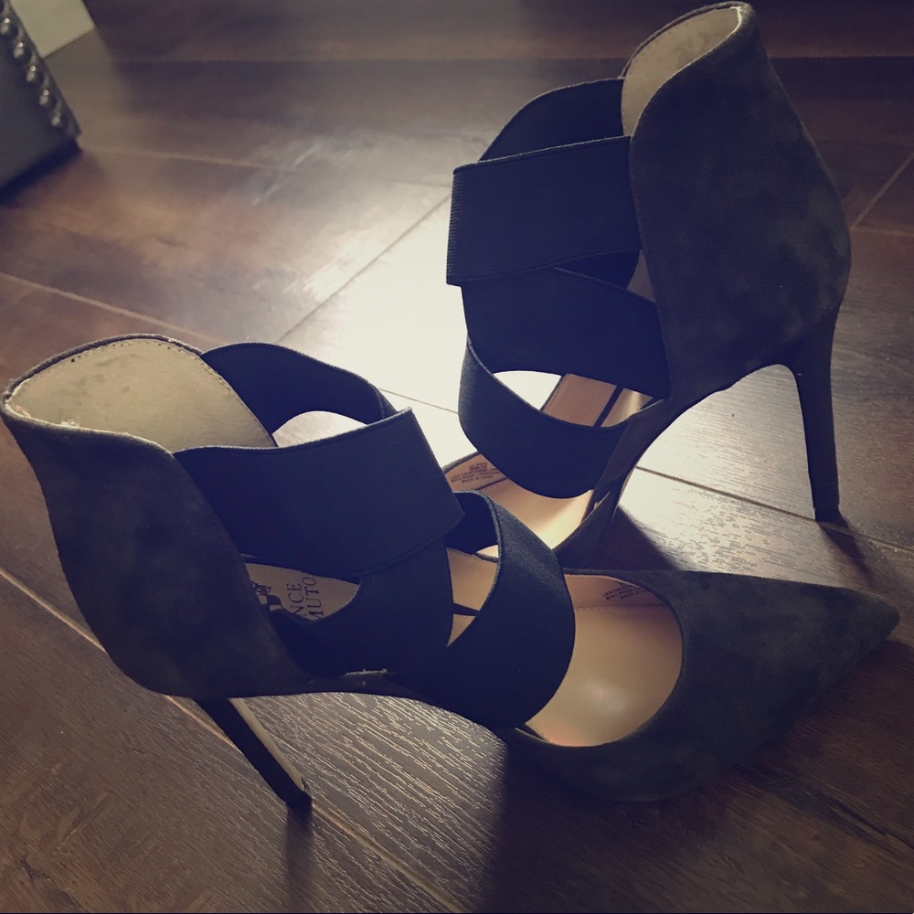 Vince Camuto pumps